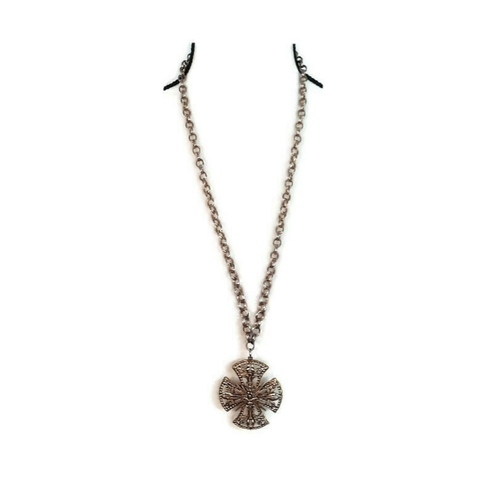 👛2 for $20👛Vintage Fleur De Lis Pendant Necklace